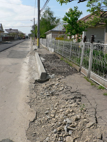 2 M Sadoveanu inlocuit borduri  10.jpg
